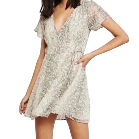 Abercrombie & Fitch Lace Overlay Wrap Dress M Viscose/Polyester - Picture 1 of 8